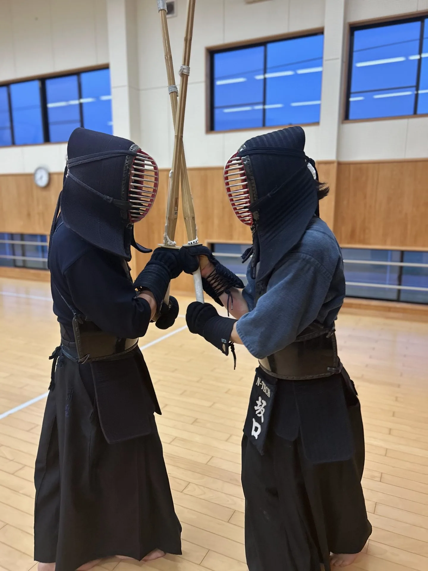 STAGE 08 残心 — 坂口有揮のシンメトリー構図、打突後も心を残す責任の精神